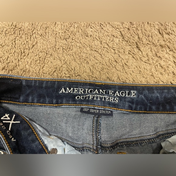 American Eagle Outfitters high rise shortie jeans size 4 - Picture 7 of 8